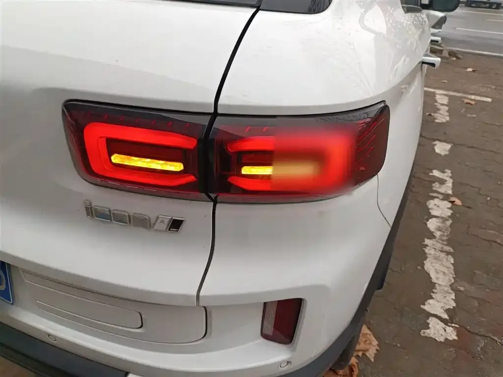 Geely Icon — фото 2