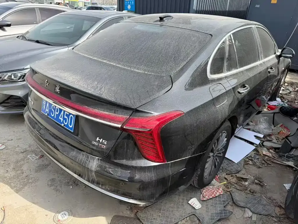 Hongqi H5 — фото 10
