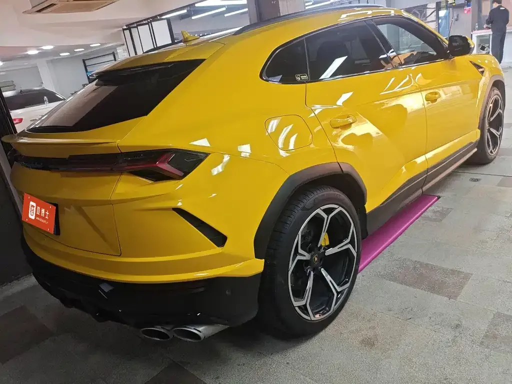 Lamborghini Urus — фото 8