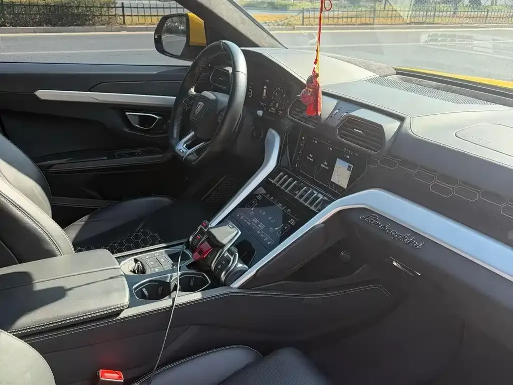 Lamborghini Urus — фото 2