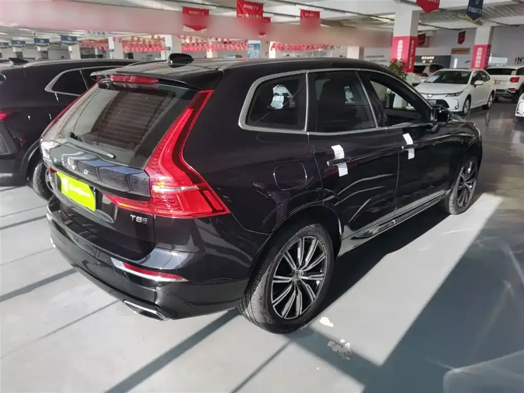 Volvo XC60 — фото 9