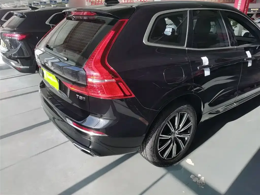 Volvo XC60 — фото 7