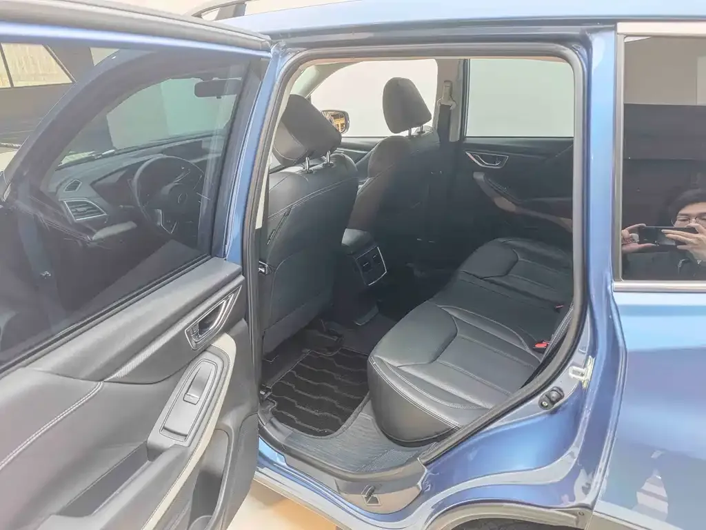 Subaru Forester — фото 10