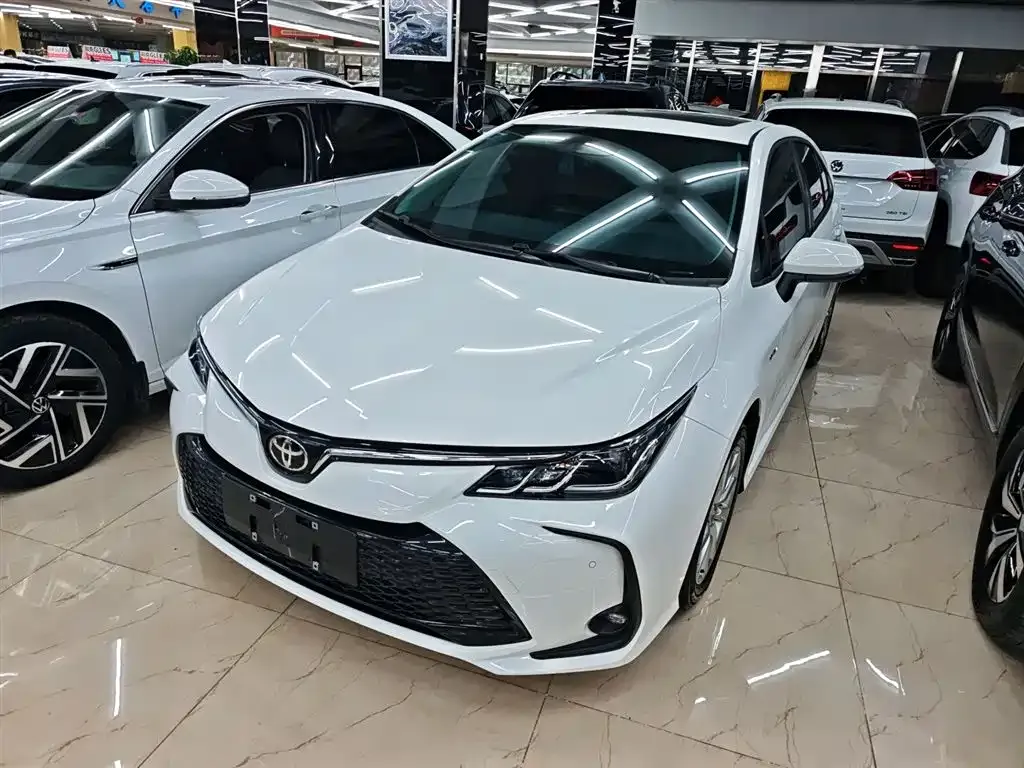 Toyota Corolla — фото 1