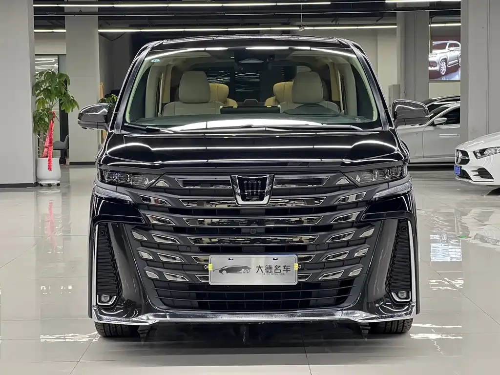 Toyota Vellfire — фото 6