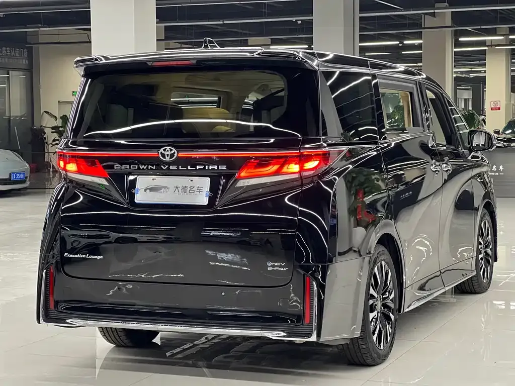 Toyota Vellfire — фото 7