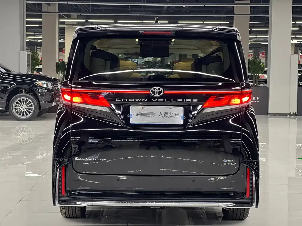 Toyota Vellfire — фото 9