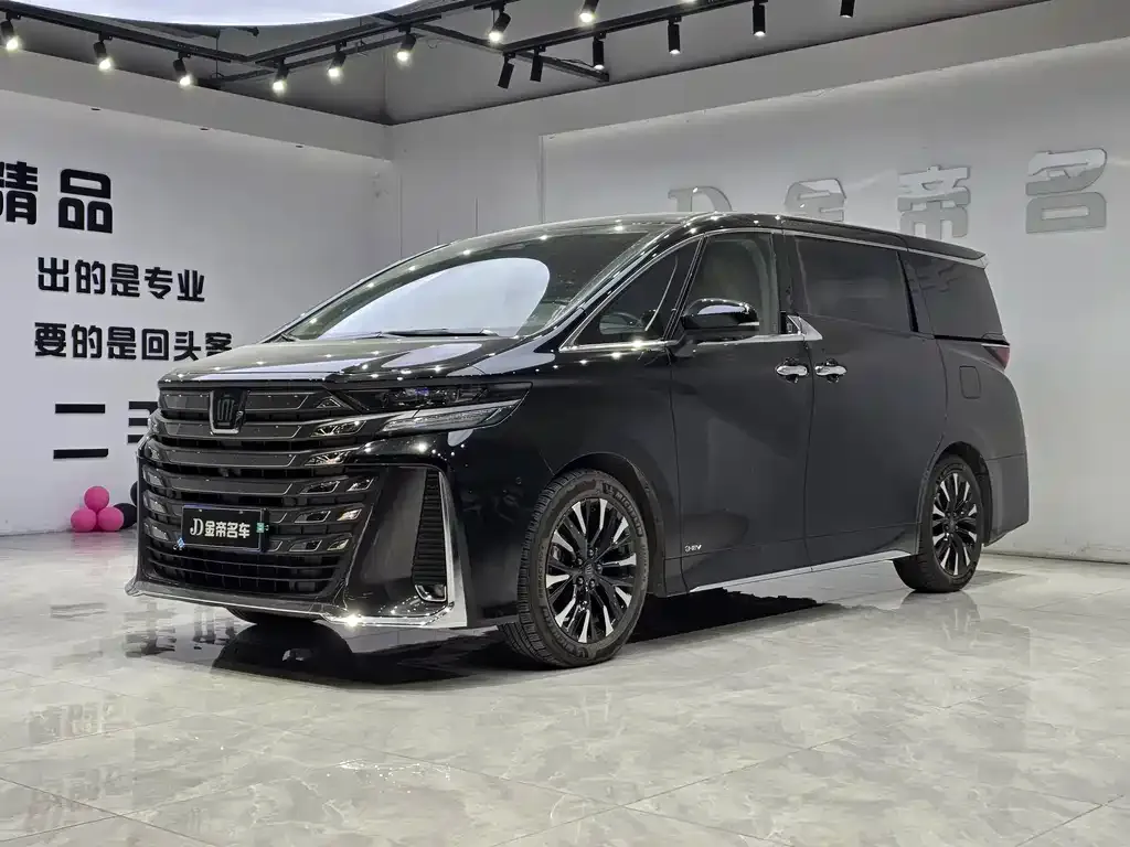 Toyota Vellfire — фото 1