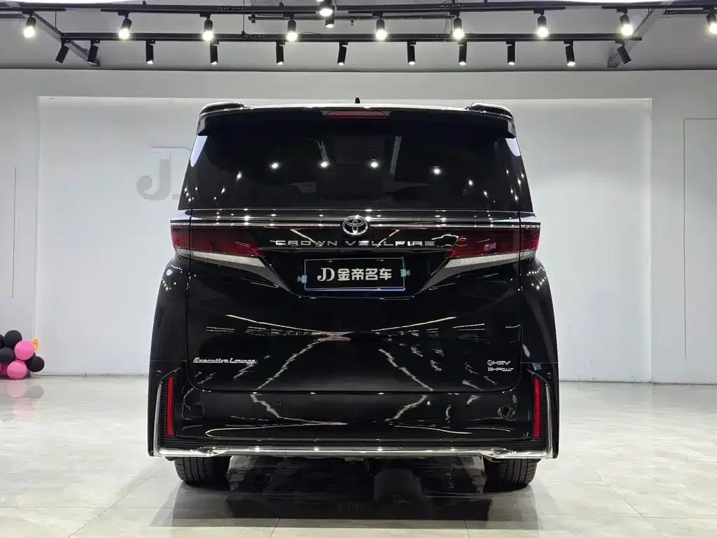 Toyota Vellfire — фото 7