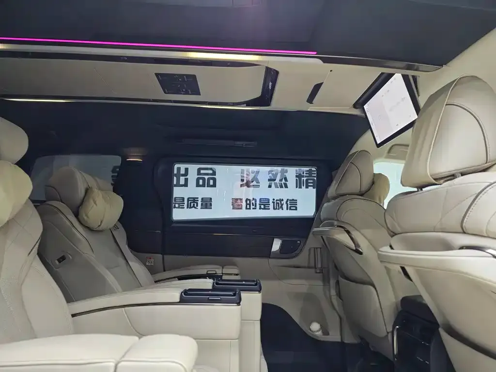 Toyota Vellfire — фото 4