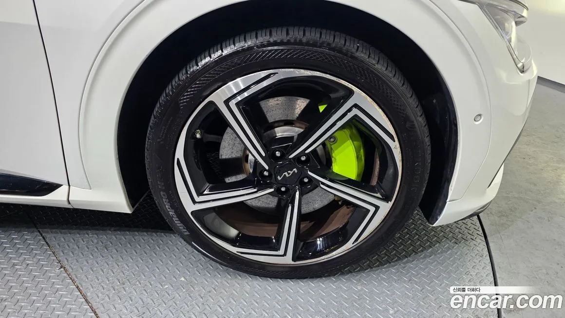 Kia EV6 — фото 10