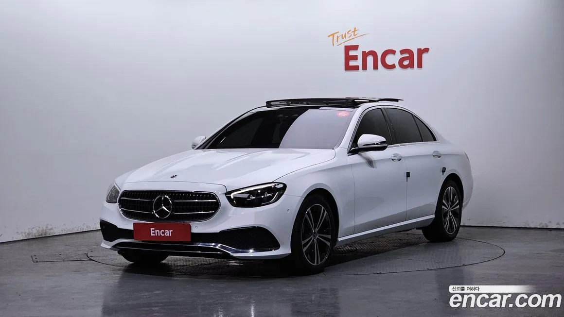Mercedes-Benz E-Class — фото 1