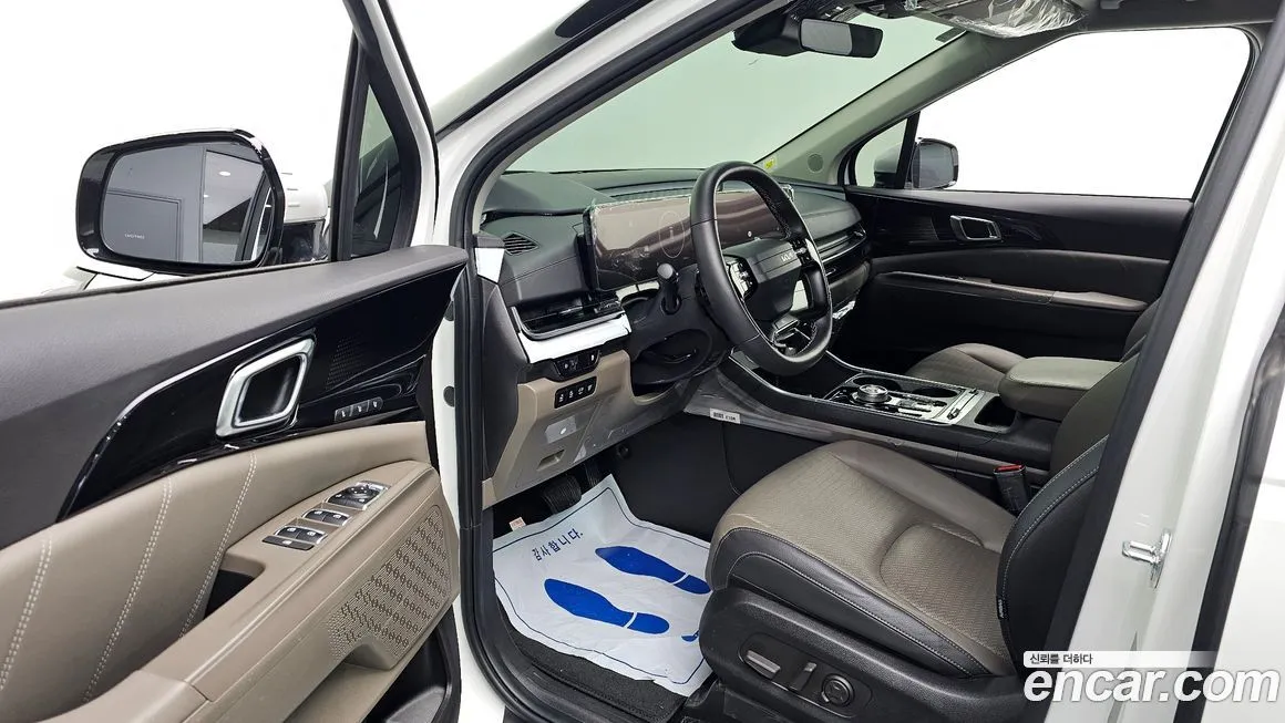 Kia Carnival — фото 10