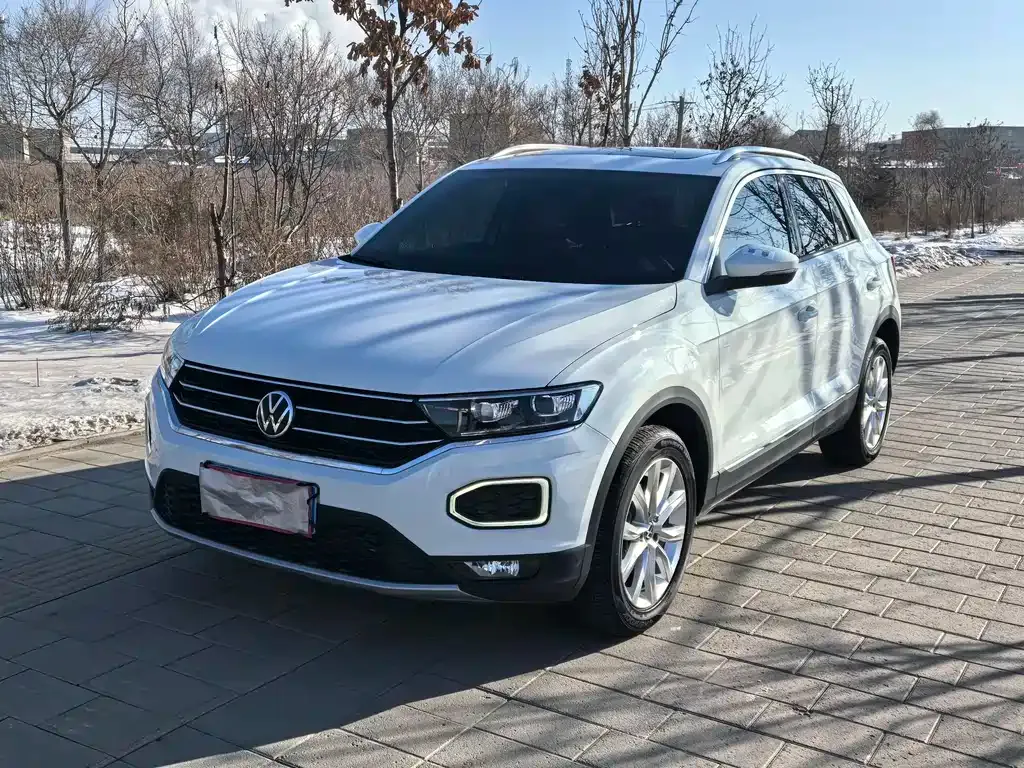 Volkswagen T-Roc — фото 1
