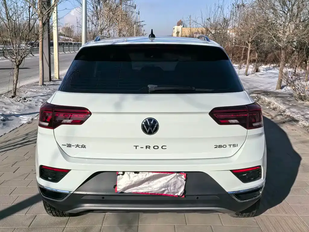 Volkswagen T-Roc — фото 9