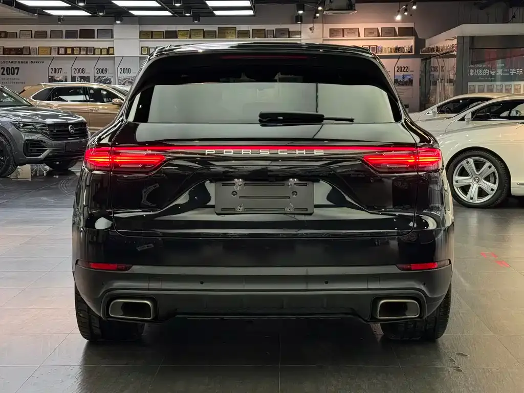 Porsche Cayenne — фото 2