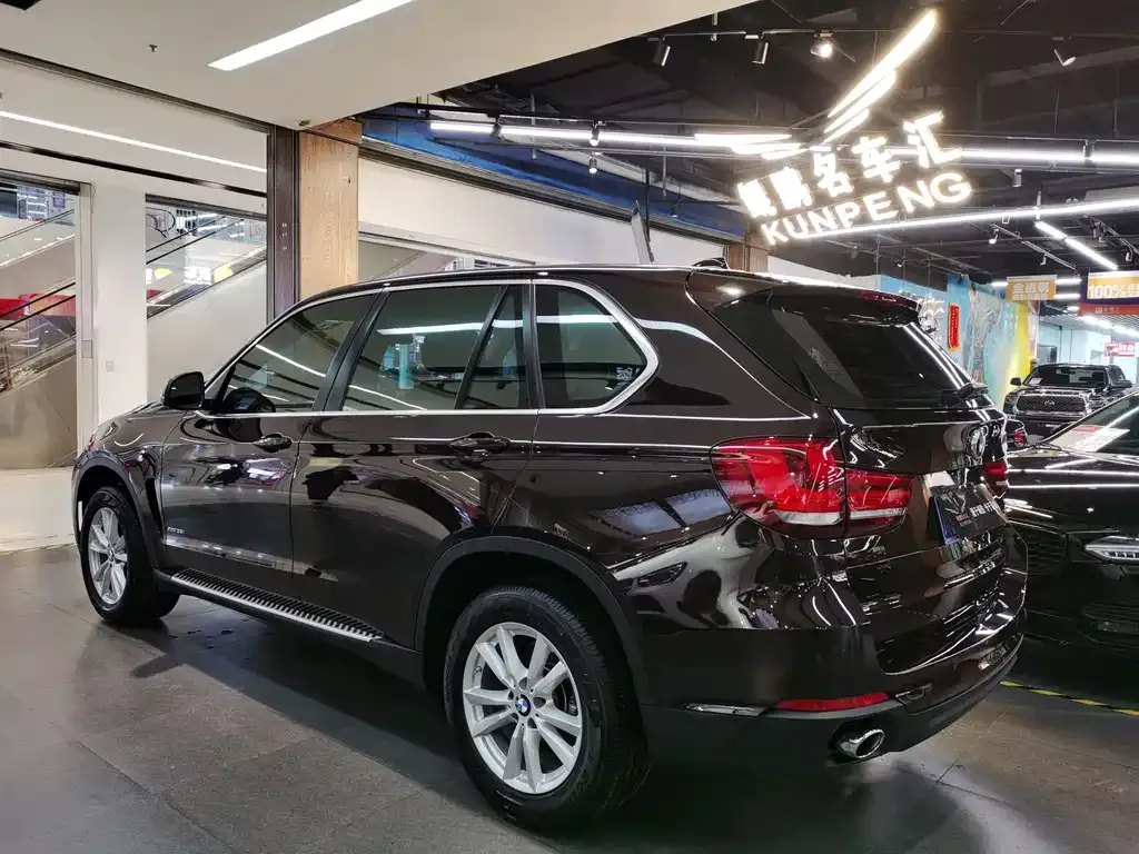BMW X5 (Import) — фото 8