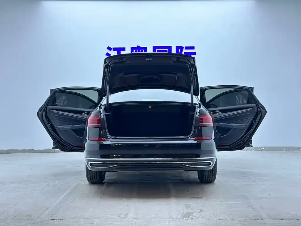 Volkswagen Passat — фото 7