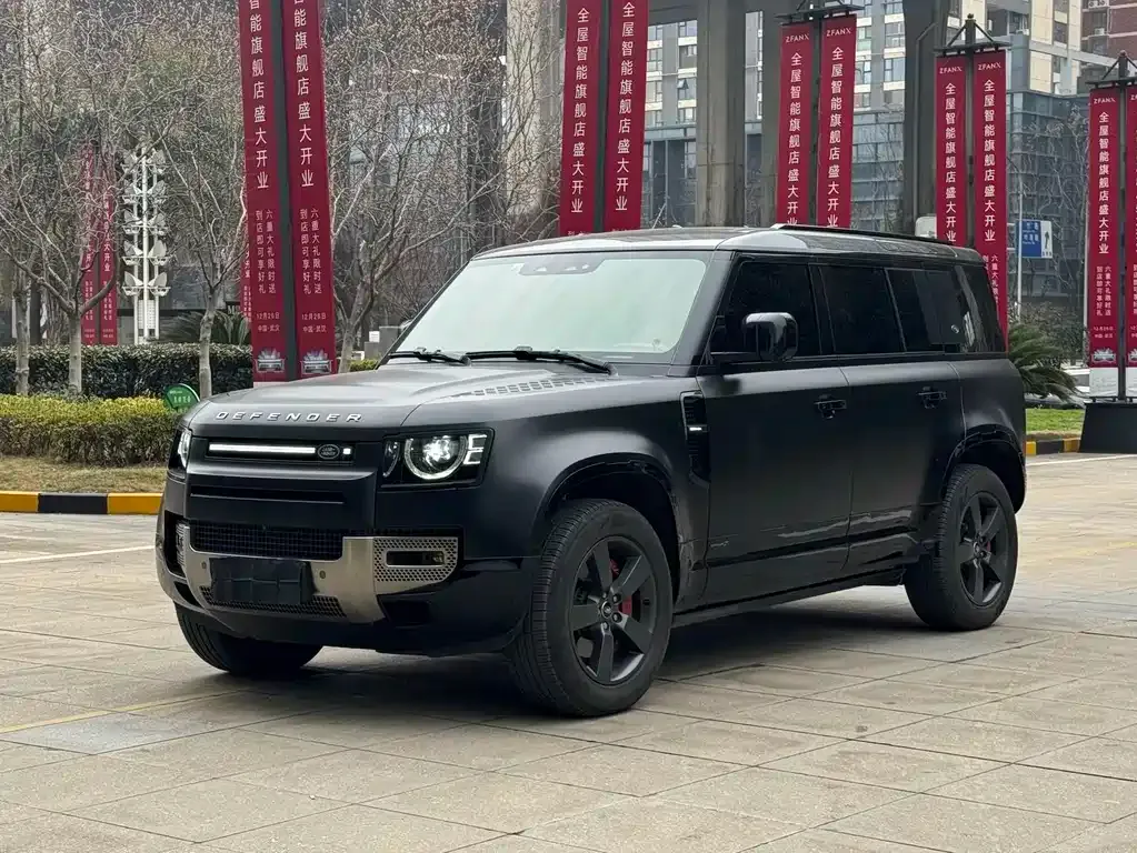 Land Rover Defender — фото 1
