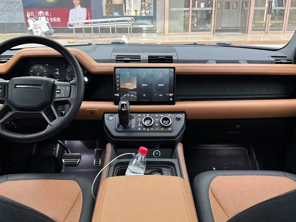 Land Rover Defender — фото 10