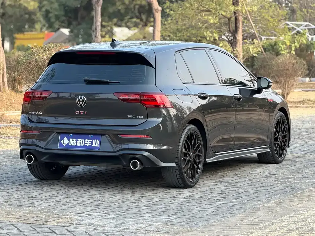Volkswagen Golf GTI — фото 5