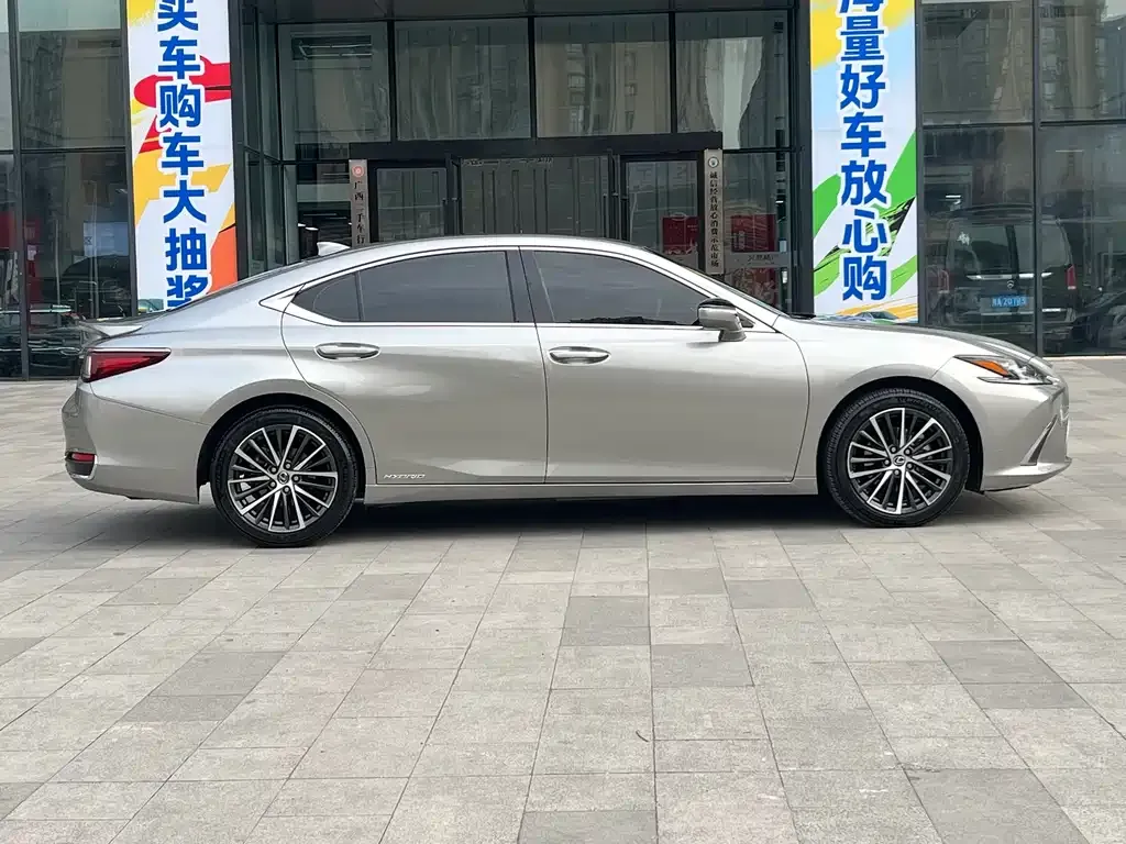 Lexus ES — фото 9