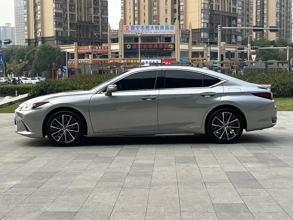 Lexus ES — фото 7