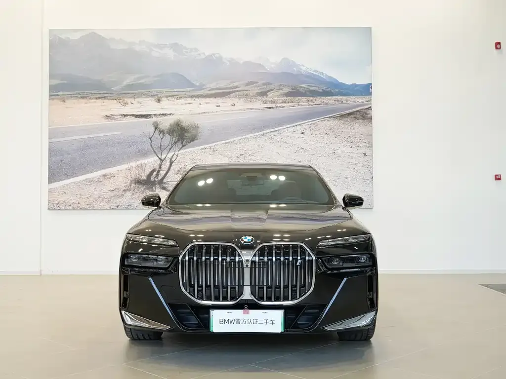 BMW i7 — фото 3