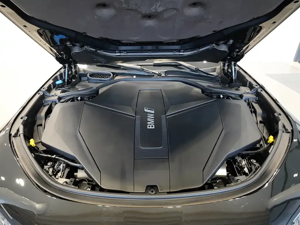 BMW i7 — фото 10