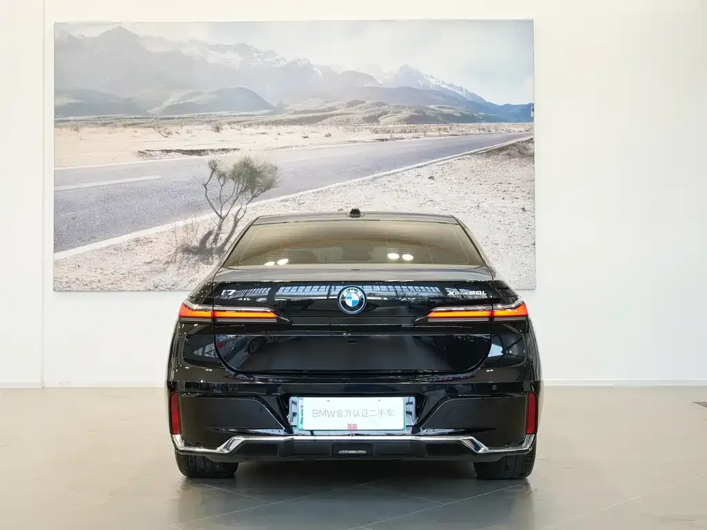 BMW i7 — фото 4