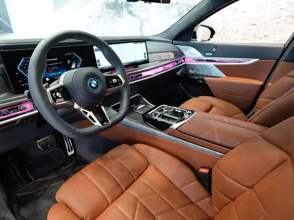 BMW i7 — фото 8