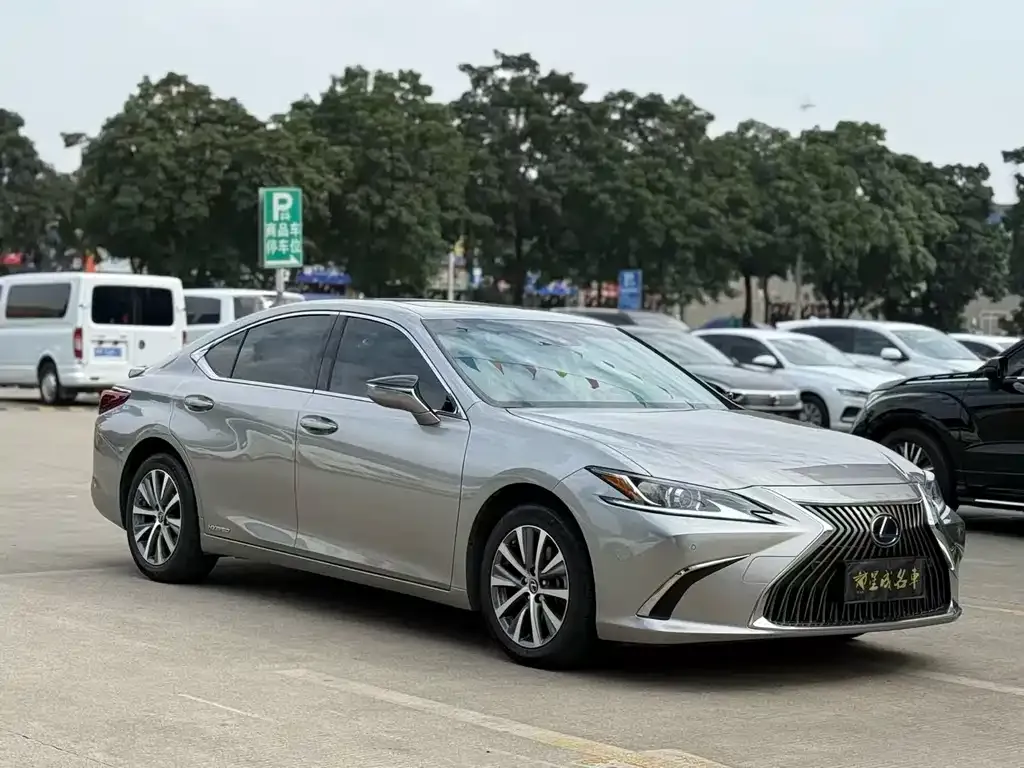 Lexus ES — фото 4