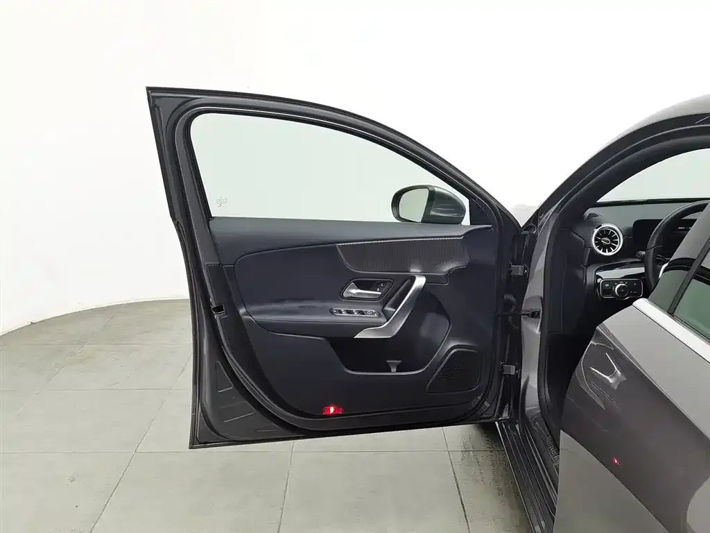 Mercedes-Benz A-Class (Import) — фото 2