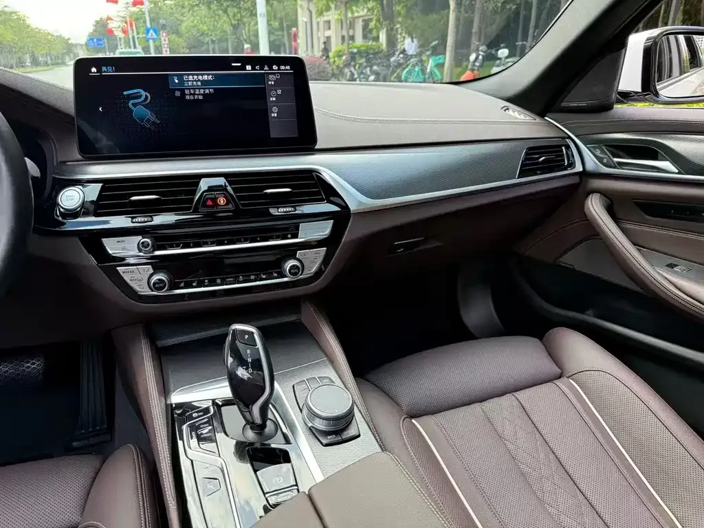 BMW 5 Series New Energy — фото 5
