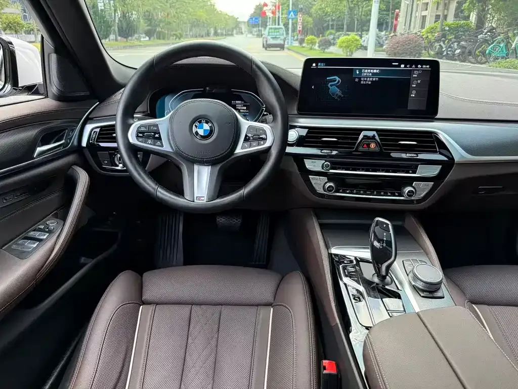 BMW 5 Series New Energy — фото 6