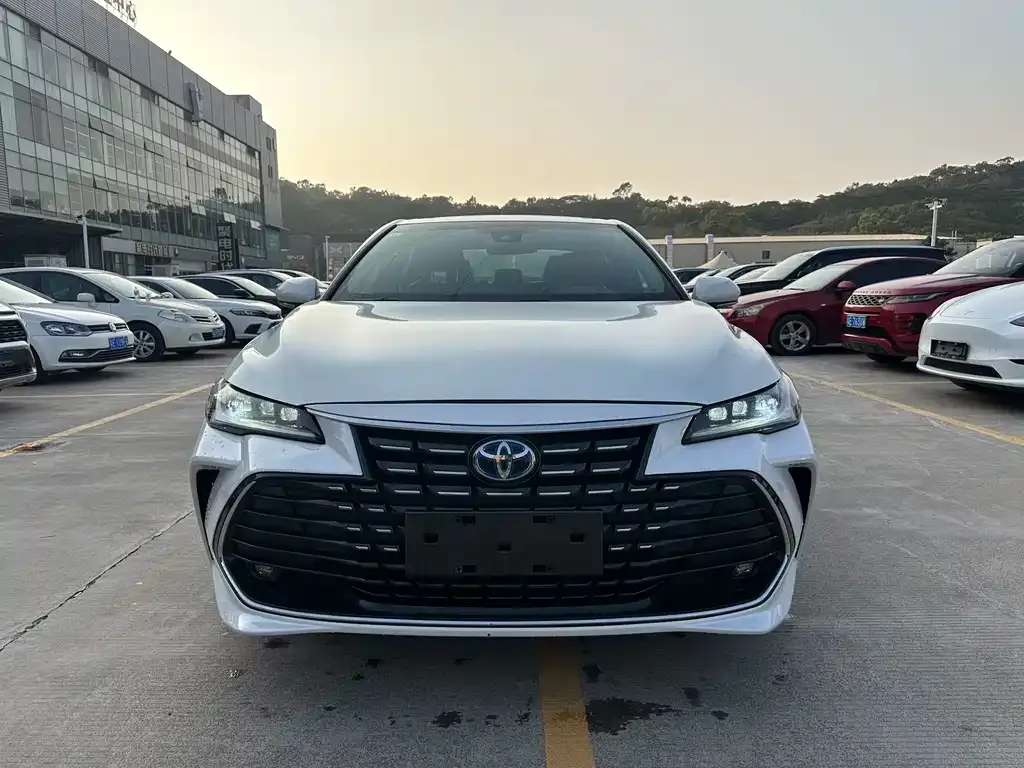 Toyota Avalon — фото 4