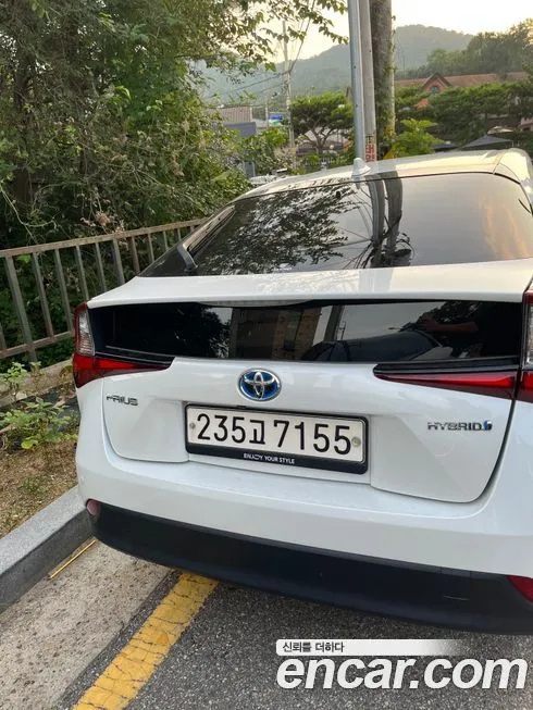 Toyota Prius — фото 2