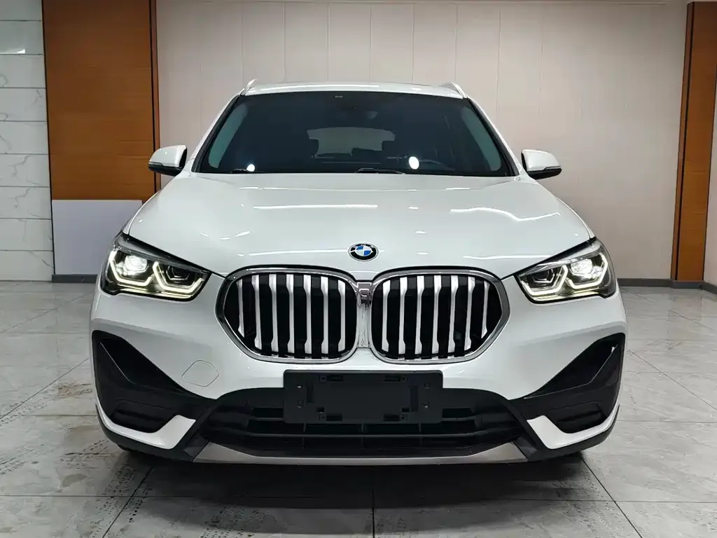 BMW X1 — фото 9