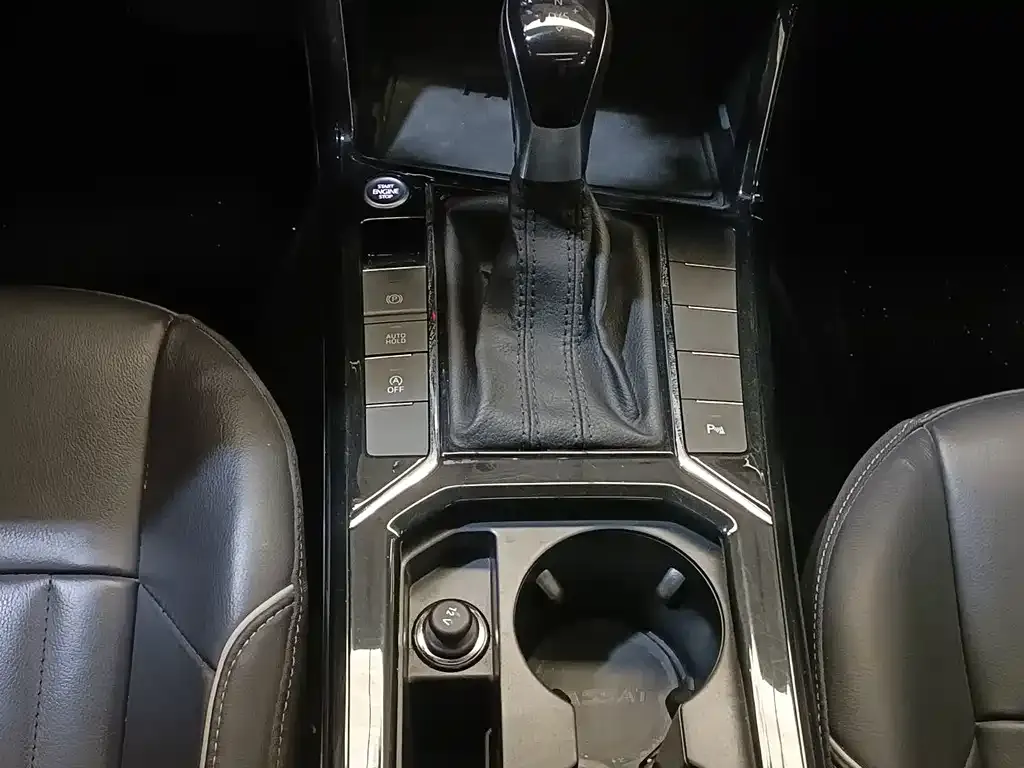 Volkswagen Passat — фото 9