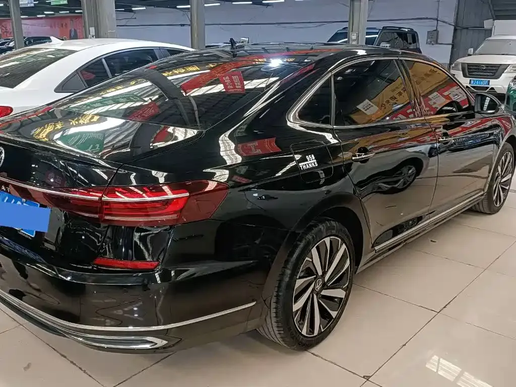 Volkswagen Passat — фото 7