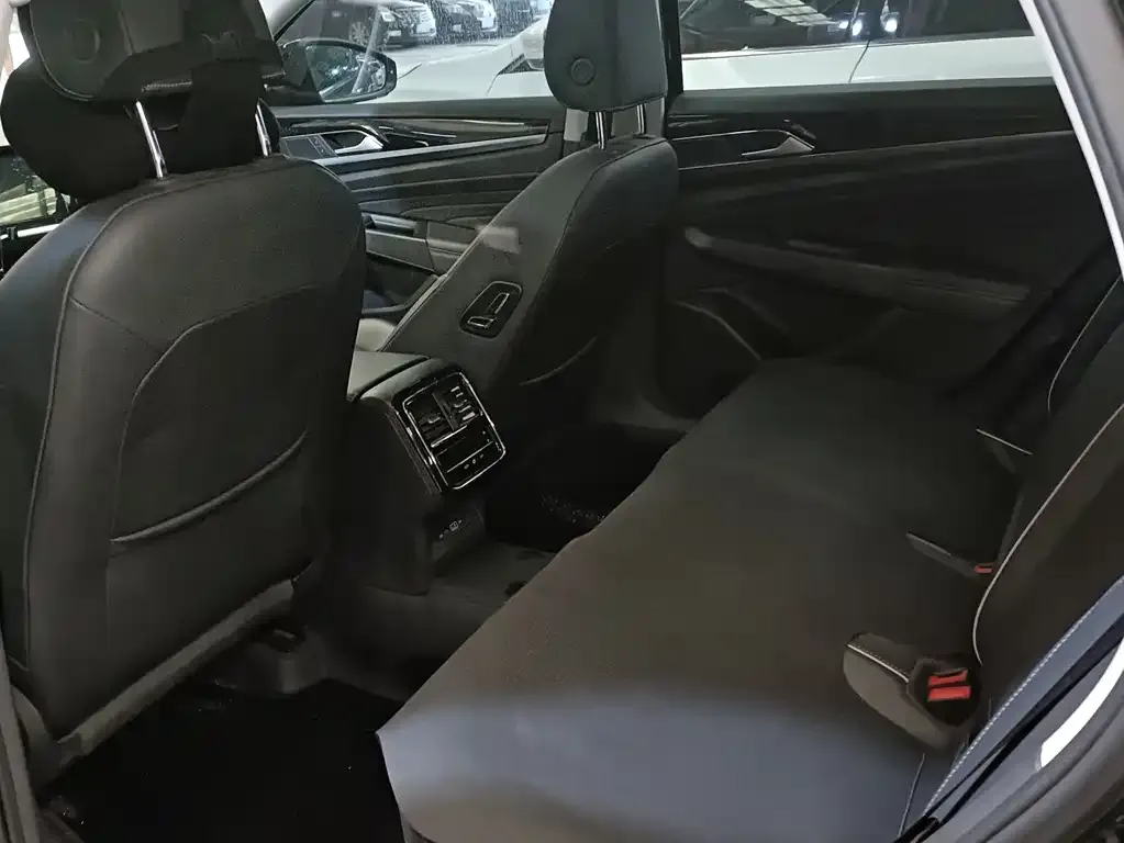 Volkswagen Passat — фото 4
