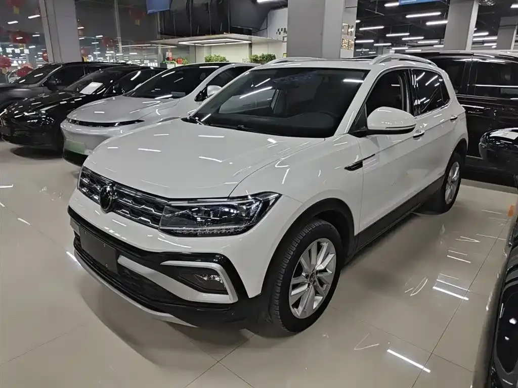 Volkswagen T-Cross — фото 1