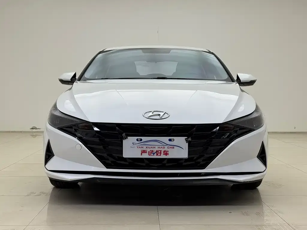 Hyundai Elantra — фото 3