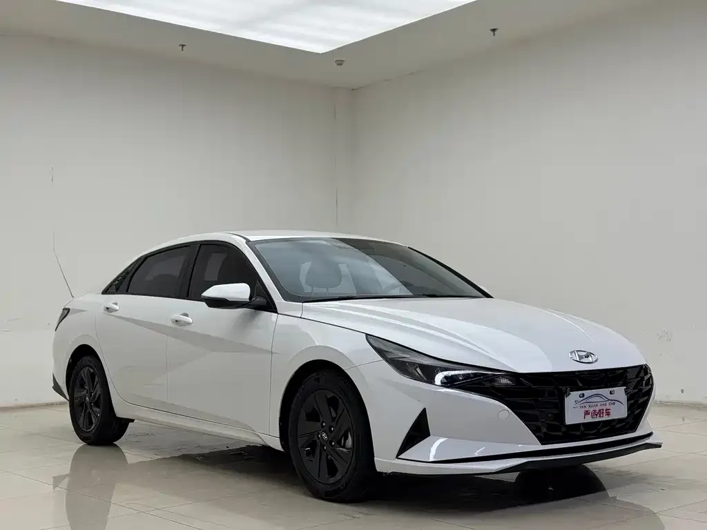 Hyundai Elantra — фото 4