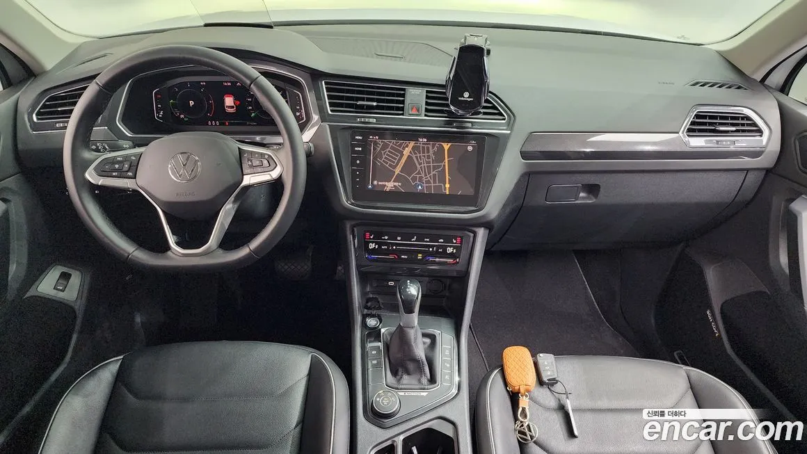 Volkswagen Tiguan — фото 7