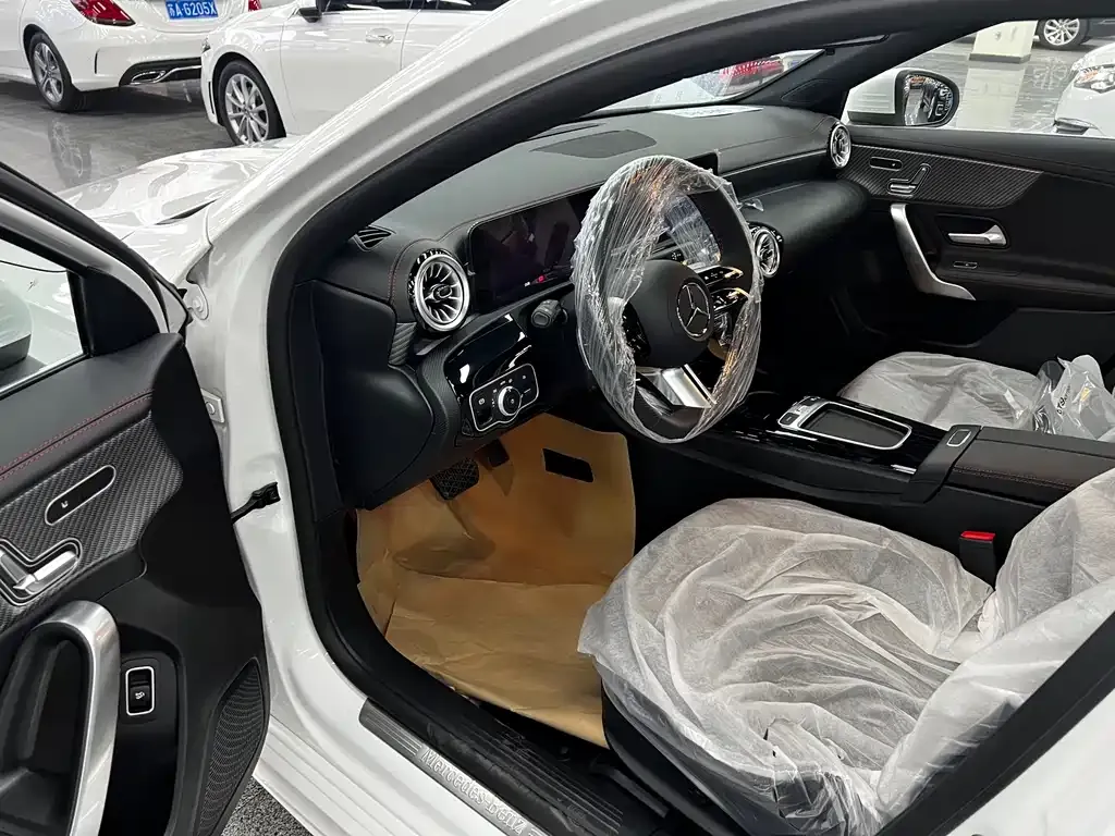Mercedes-Benz A-Class — фото 10
