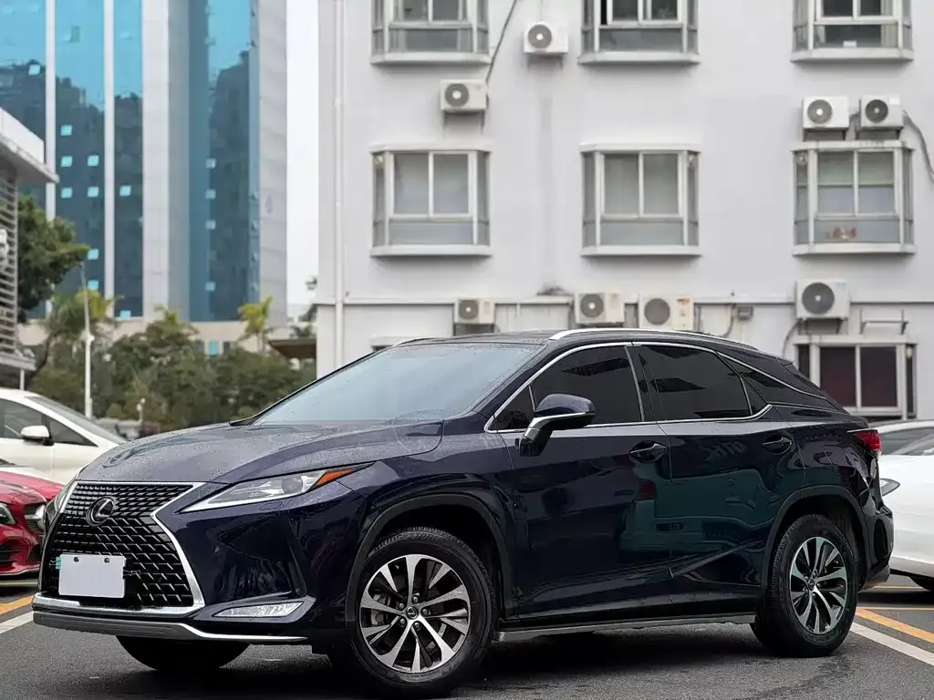 Lexus RX — фото 1