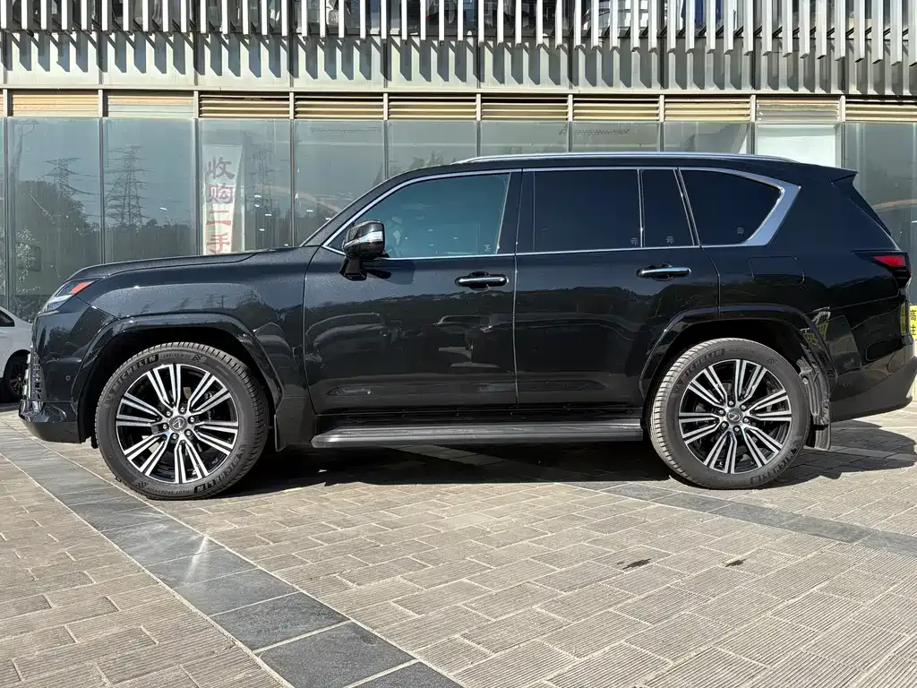Lexus LX — фото 8