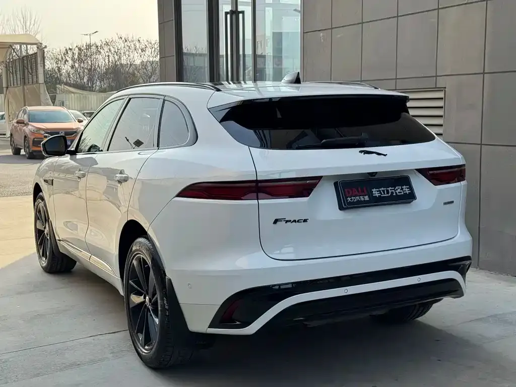 Jaguar F-PACE — фото 3
