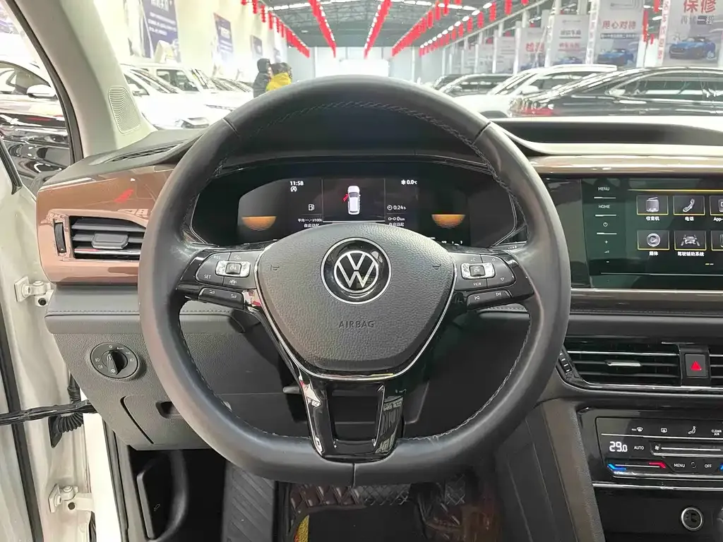 Volkswagen Tharu — фото 9